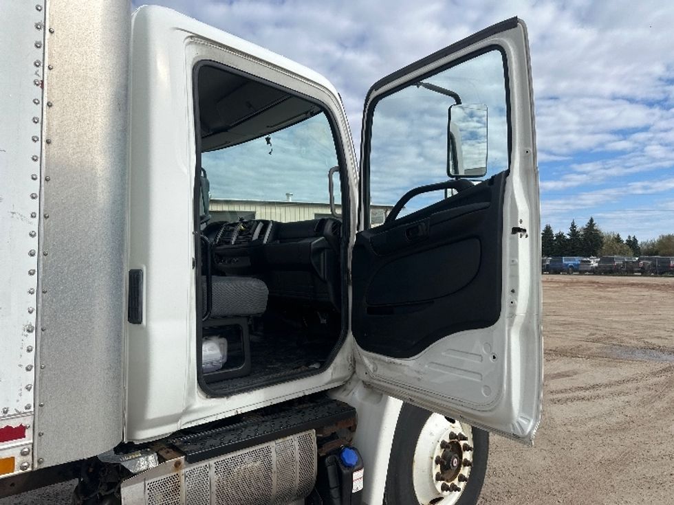 Medium Duty Box Truck-Light and Medium Duty Trucks-Hino-2016-268-North Fond Du Lac-WI-340,318\n\t\tmiles-$ 12,750 - Image 20