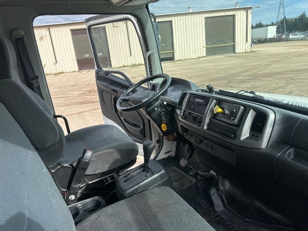 Medium Duty Box Truck-Light and Medium Duty Trucks-Hino-2016-268-North Fond Du Lac-WI-340,318\n\t\tmiles-$ 12,750 - Image 22