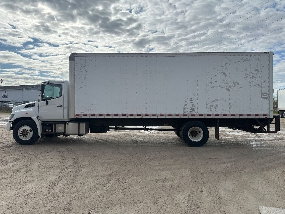 Medium Duty Box Truck-Light and Medium Duty Trucks-Hino-2016-268-North Fond Du Lac-WI-340,318\n\t\tmiles-$ 12,750 - Image 4