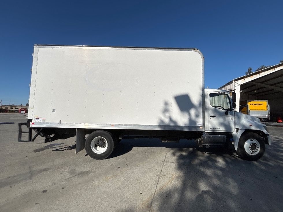 Medium Duty Box Truck-Light and Medium Duty Trucks-Hino-2016-268-Santa Clara-CA-46,182\n\t\tmiles-$ 40,250 - Image 15