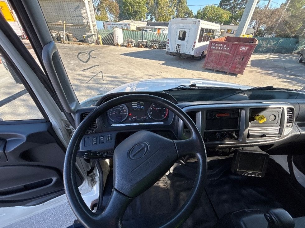 Medium Duty Box Truck-Light and Medium Duty Trucks-Hino-2016-268-Santa Clara-CA-46,182\n\t\tmiles-$ 40,250 - Image 17