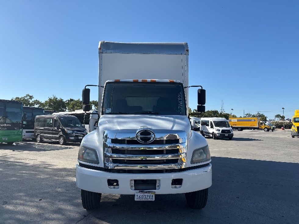 Medium Duty Box Truck-Light and Medium Duty Trucks-Hino-2016-268-Santa Clara-CA-46,182\n\t\tmiles-$ 40,250 - Image 2