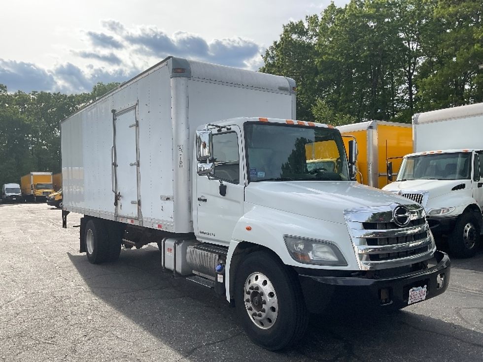 Medium Duty Box Truck-Light and Medium Duty Trucks-Hino-2016-338-Braintree-MA-244,444\n\t\tmiles-$ 27,750 - Image 1