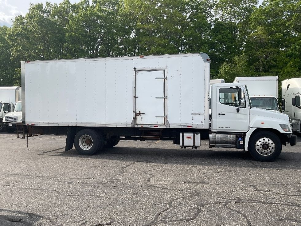 Medium Duty Box Truck-Light and Medium Duty Trucks-Hino-2016-338-Braintree-MA-244,444\n\t\tmiles-$ 27,750 - Image 15