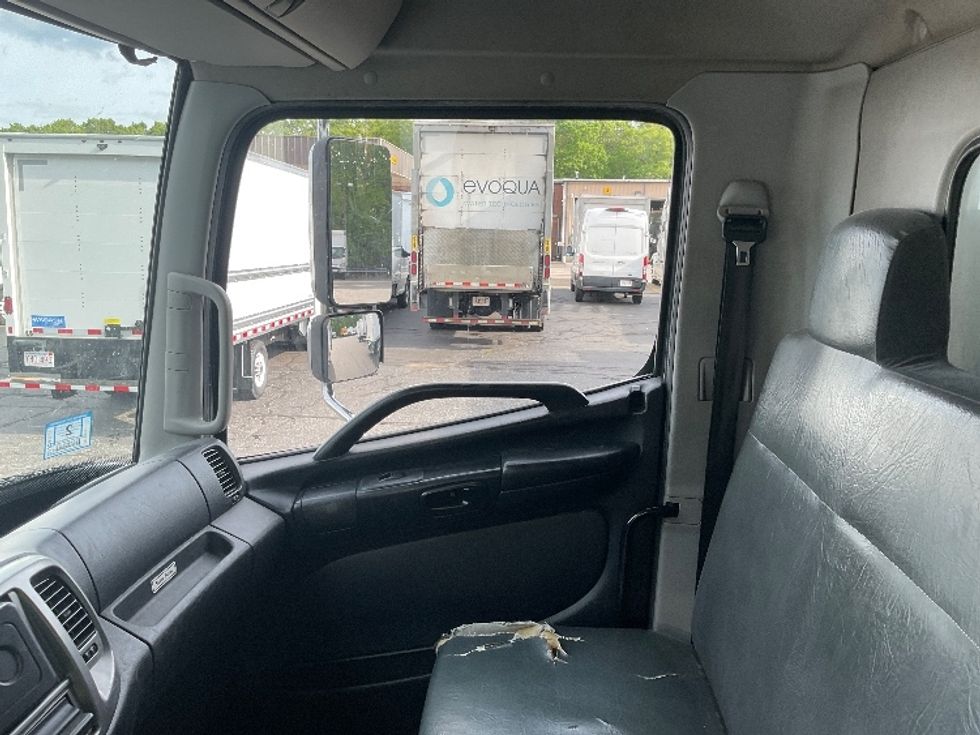 Medium Duty Box Truck-Light and Medium Duty Trucks-Hino-2016-338-Braintree-MA-244,444\n\t\tmiles-$ 27,750 - Image 19
