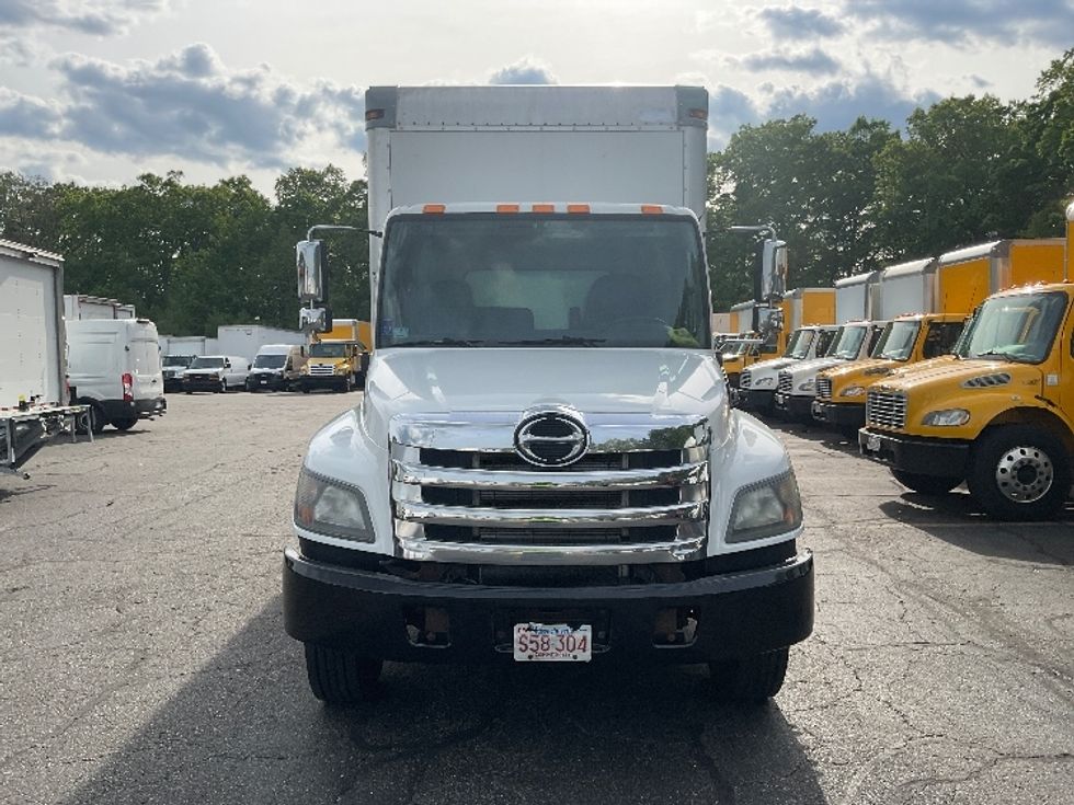 Medium Duty Box Truck-Light and Medium Duty Trucks-Hino-2016-338-Braintree-MA-244,444\n\t\tmiles-$ 27,750 - Image 2