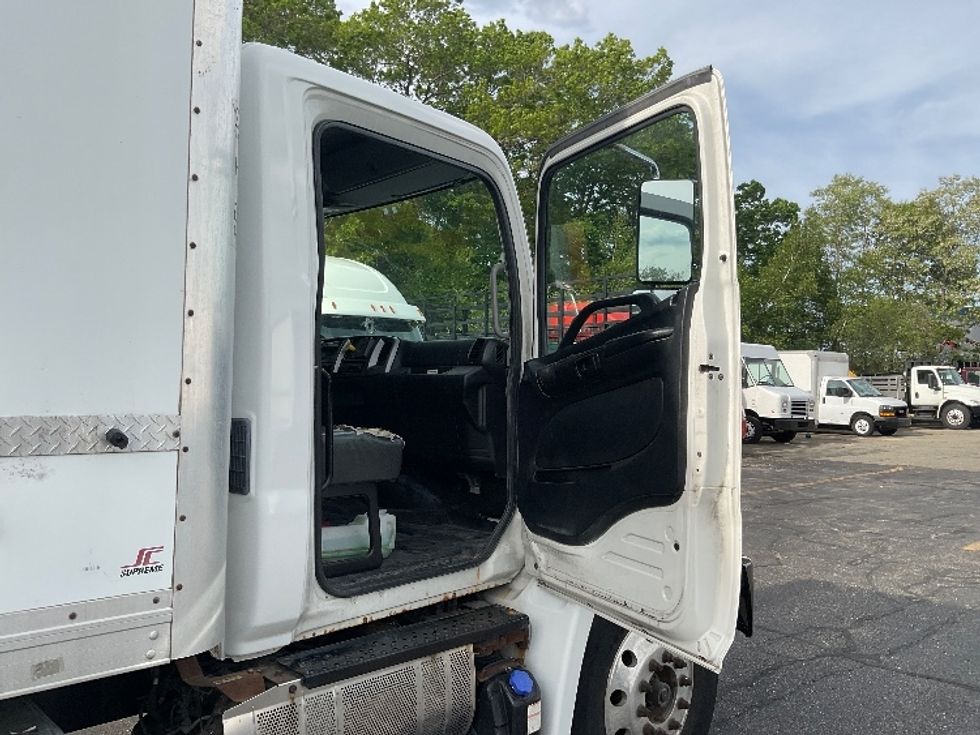 Medium Duty Box Truck-Light and Medium Duty Trucks-Hino-2016-338-Braintree-MA-244,444\n\t\tmiles-$ 27,750 - Image 20