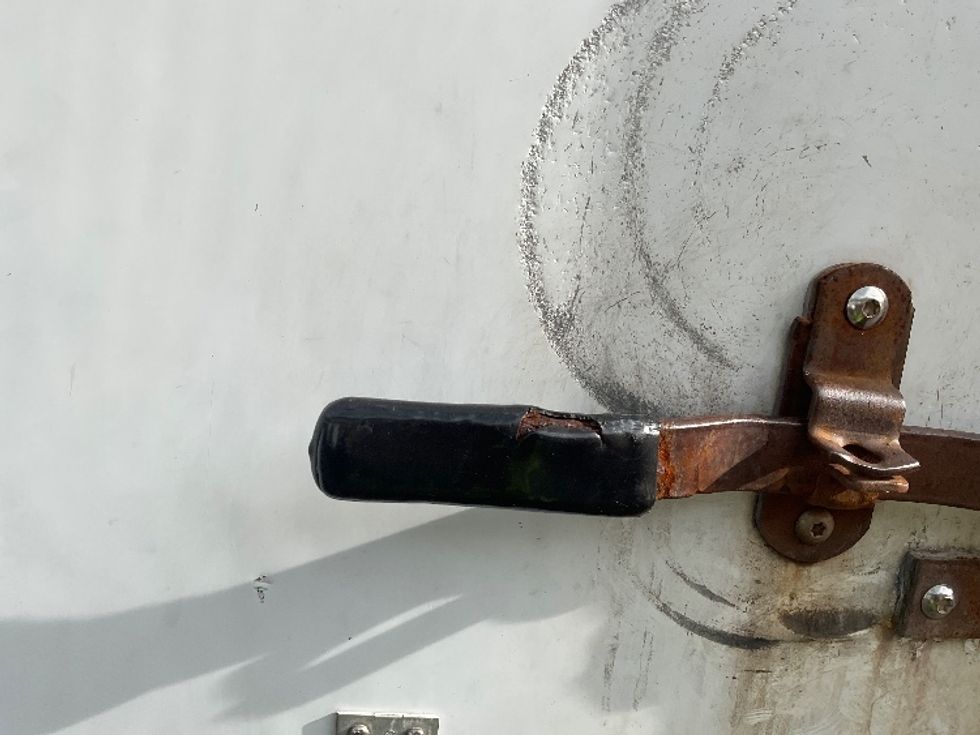 Medium Duty Box Truck-Light and Medium Duty Trucks-Hino-2016-338-Braintree-MA-244,444\n\t\tmiles-$ 27,750 - Image 27