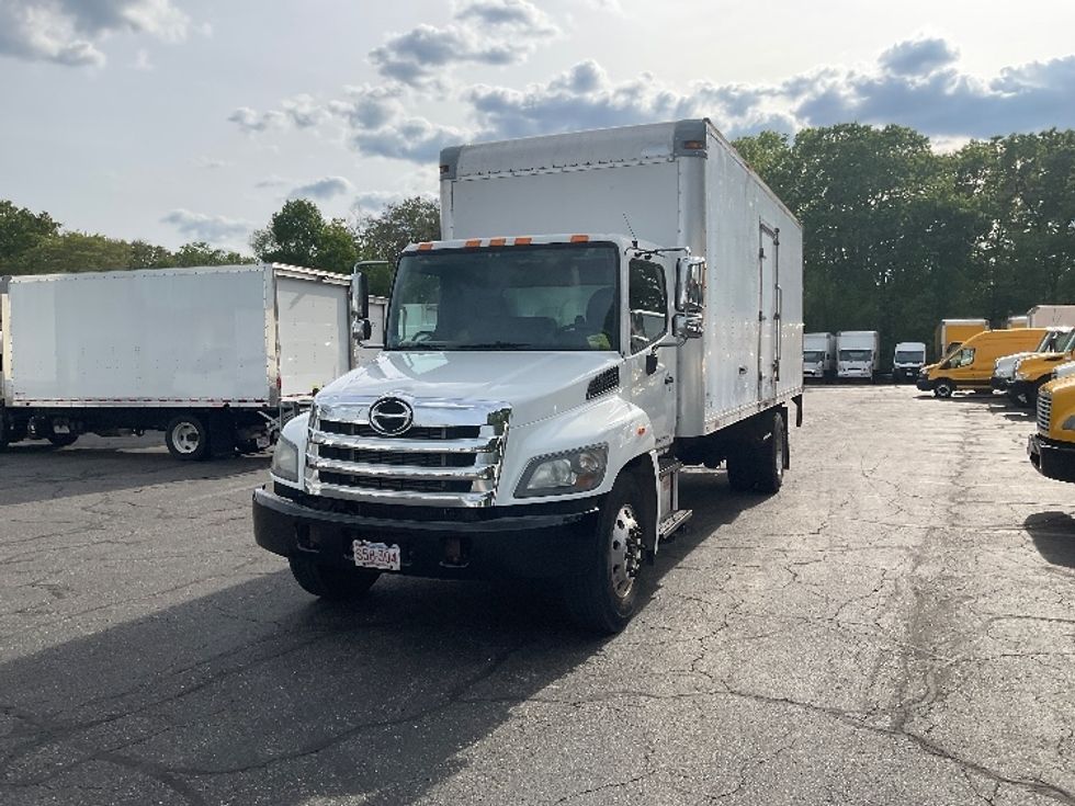 Medium Duty Box Truck-Light and Medium Duty Trucks-Hino-2016-338-Braintree-MA-244,444\n\t\tmiles-$ 27,750 - Image 3