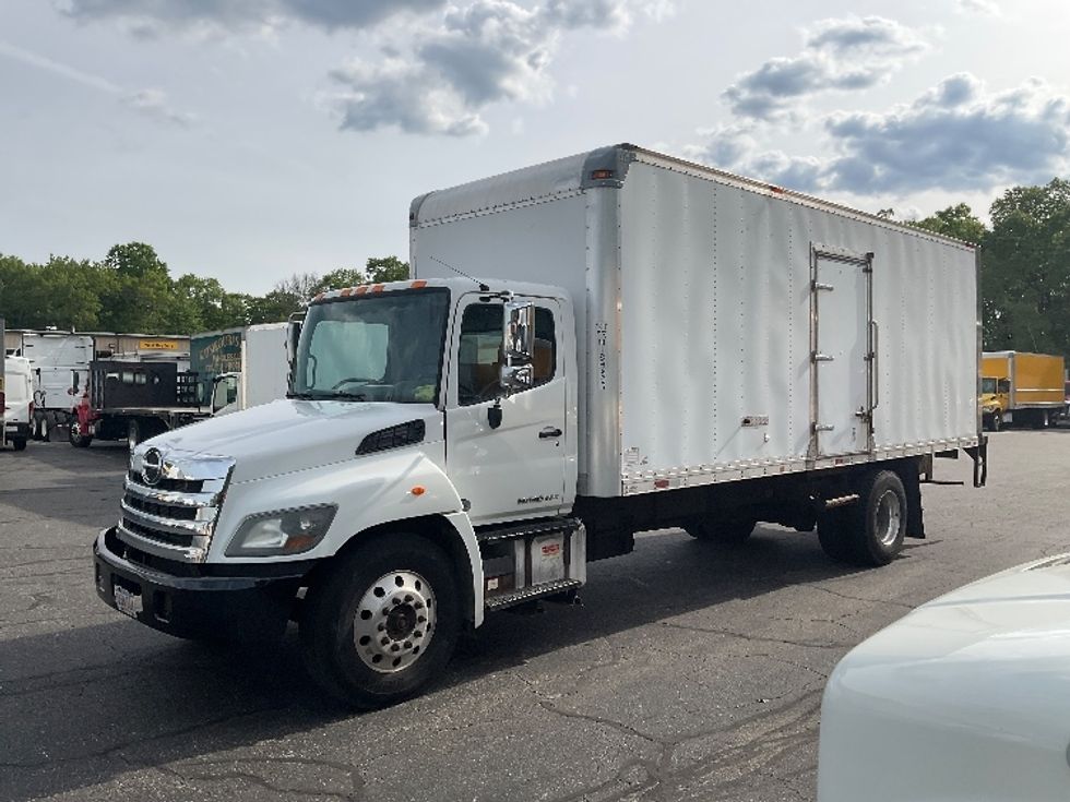 Medium Duty Box Truck-Light and Medium Duty Trucks-Hino-2016-338-Braintree-MA-244,444\n\t\tmiles-$ 27,750 - Image 4