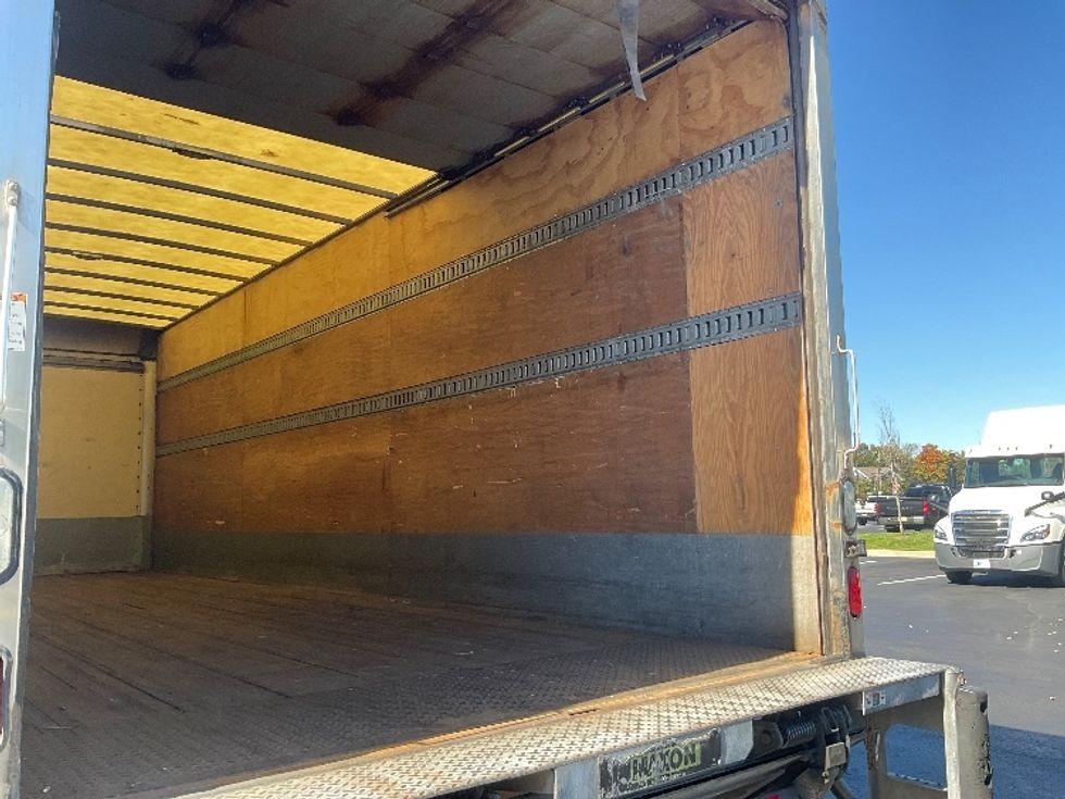Medium Duty Box Truck-Light and Medium Duty Trucks-Hino-2016-338-Dayton-NJ-371,235\n\t\tmiles-$ 19,000 - Image 12