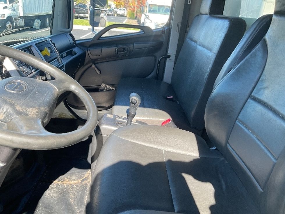 Medium Duty Box Truck-Light and Medium Duty Trucks-Hino-2016-338-Dayton-NJ-371,235\n\t\tmiles-$ 19,000 - Image 19