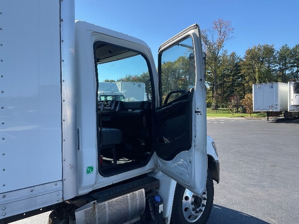 Medium Duty Box Truck-Light and Medium Duty Trucks-Hino-2016-338-Dayton-NJ-371,235\n\t\tmiles-$ 19,000 - Image 20