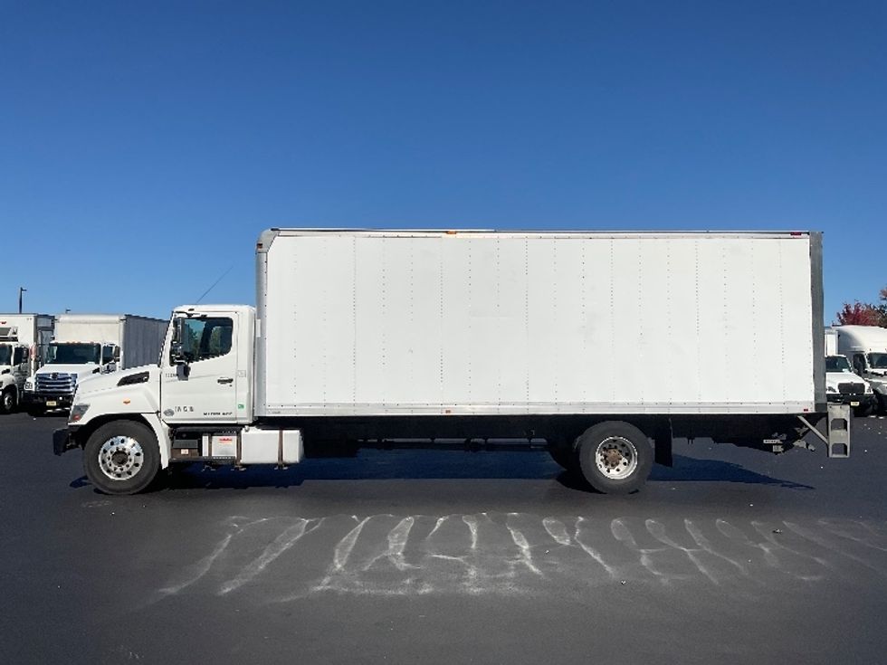 Medium Duty Box Truck-Light and Medium Duty Trucks-Hino-2016-338-Dayton-NJ-371,235\n\t\tmiles-$ 19,000 - Image 4