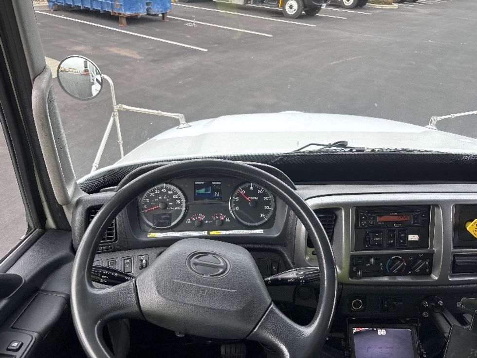 Medium Duty Box Truck-Light and Medium Duty Trucks-Hino-2016-338-Everett-WA-151,230\n\t\tmiles-$ 40,000 - Image 18