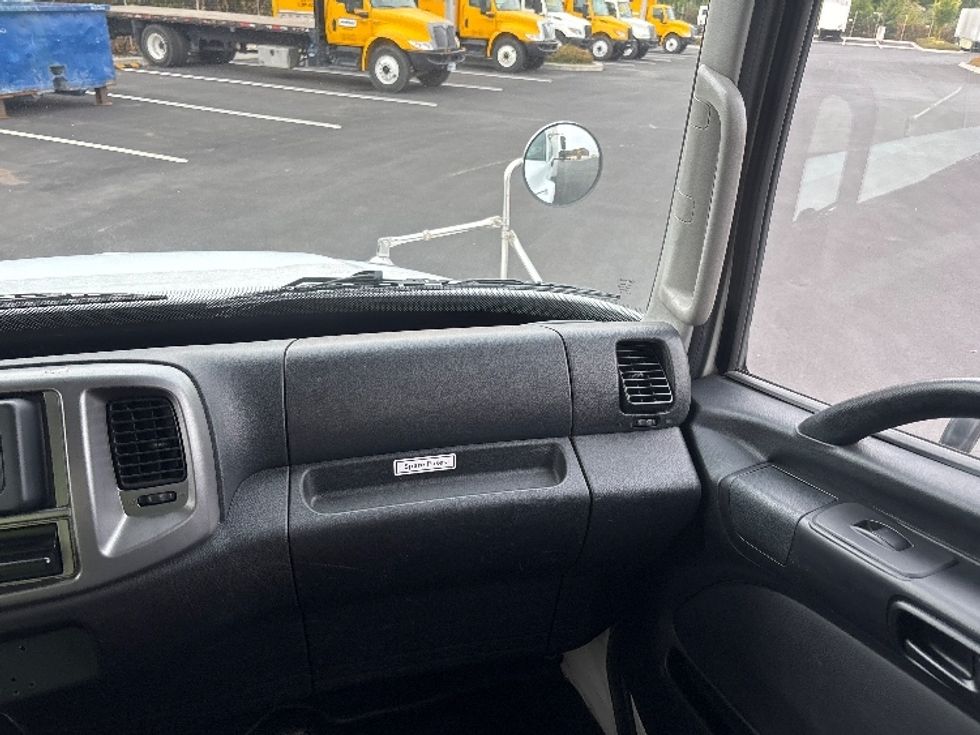 Medium Duty Box Truck-Light and Medium Duty Trucks-Hino-2016-338-Everett-WA-151,230\n\t\tmiles-$ 40,000 - Image 21