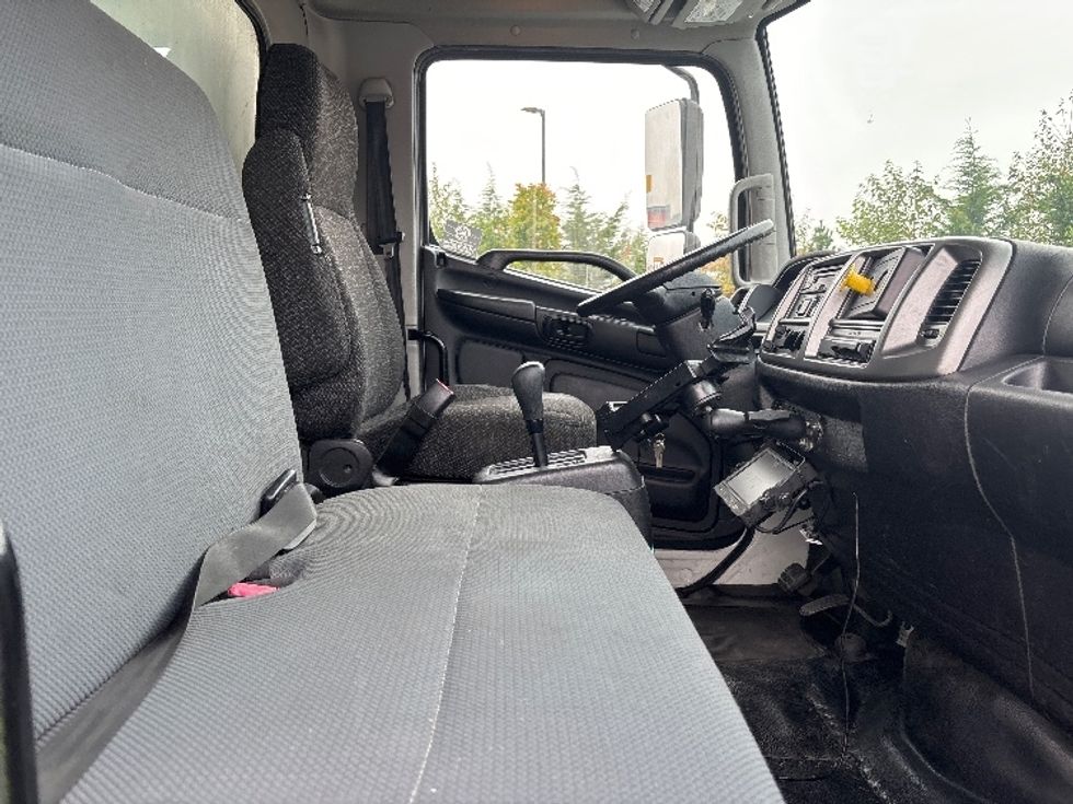 Medium Duty Box Truck-Light and Medium Duty Trucks-Hino-2016-338-Everett-WA-151,230\n\t\tmiles-$ 40,000 - Image 22