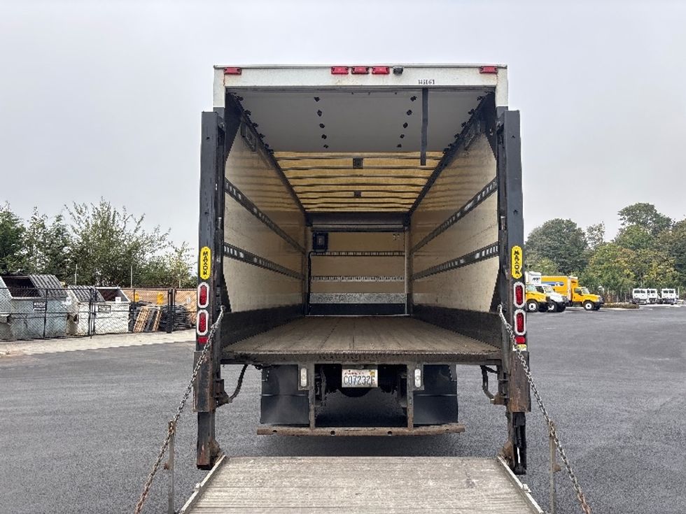Medium Duty Box Truck-Light and Medium Duty Trucks-Hino-2016-338-Everett-WA-151,230\n\t\tmiles-$ 40,000 - Image 8