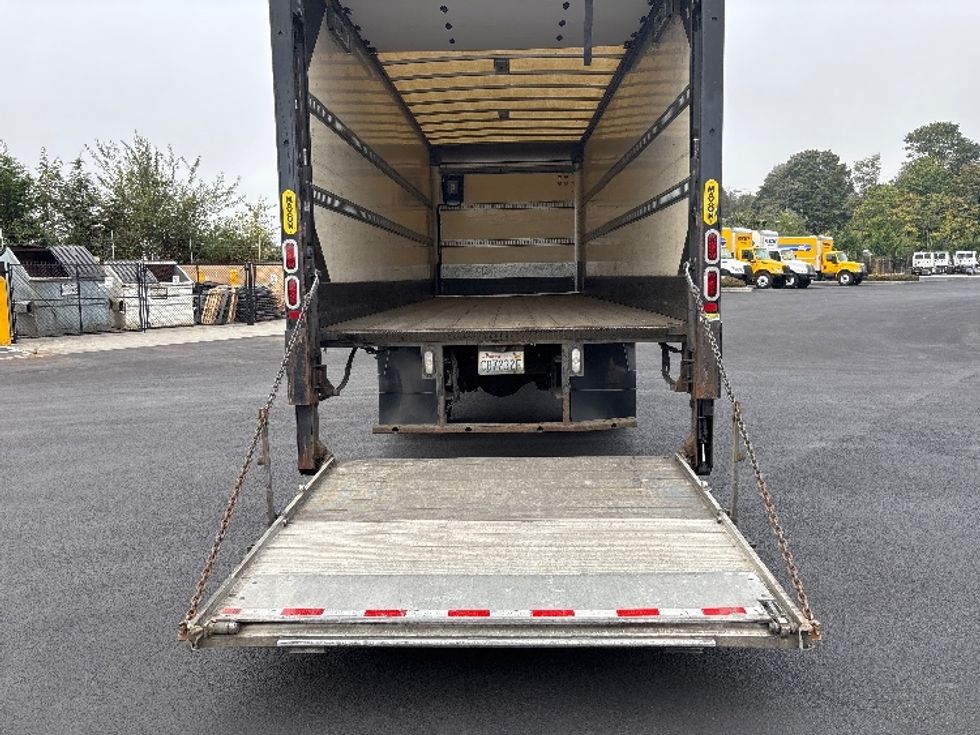 Medium Duty Box Truck-Light and Medium Duty Trucks-Hino-2016-338-Everett-WA-151,230\n\t\tmiles-$ 40,000 - Image 9