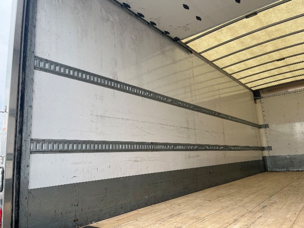 Medium Duty Box Truck-Light and Medium Duty Trucks-Hino-2016-338-King Of Prussia-PA-96,303\n\t\tmiles-$ 43,000 - Image 11