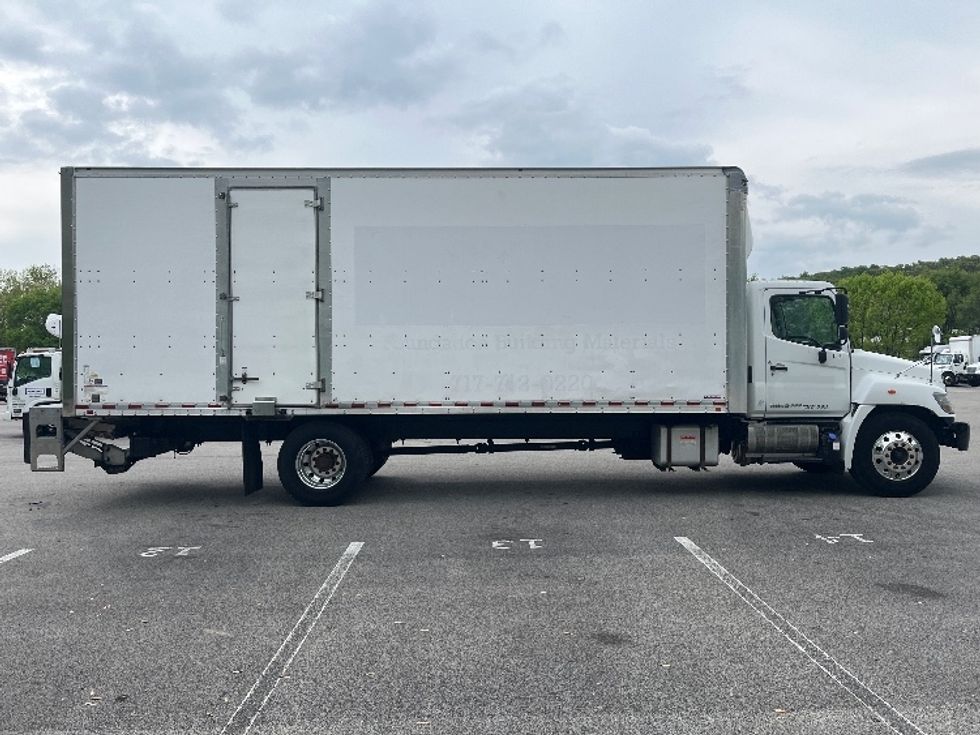 Medium Duty Box Truck-Light and Medium Duty Trucks-Hino-2016-338-King Of Prussia-PA-96,303\n\t\tmiles-$ 43,000 - Image 16
