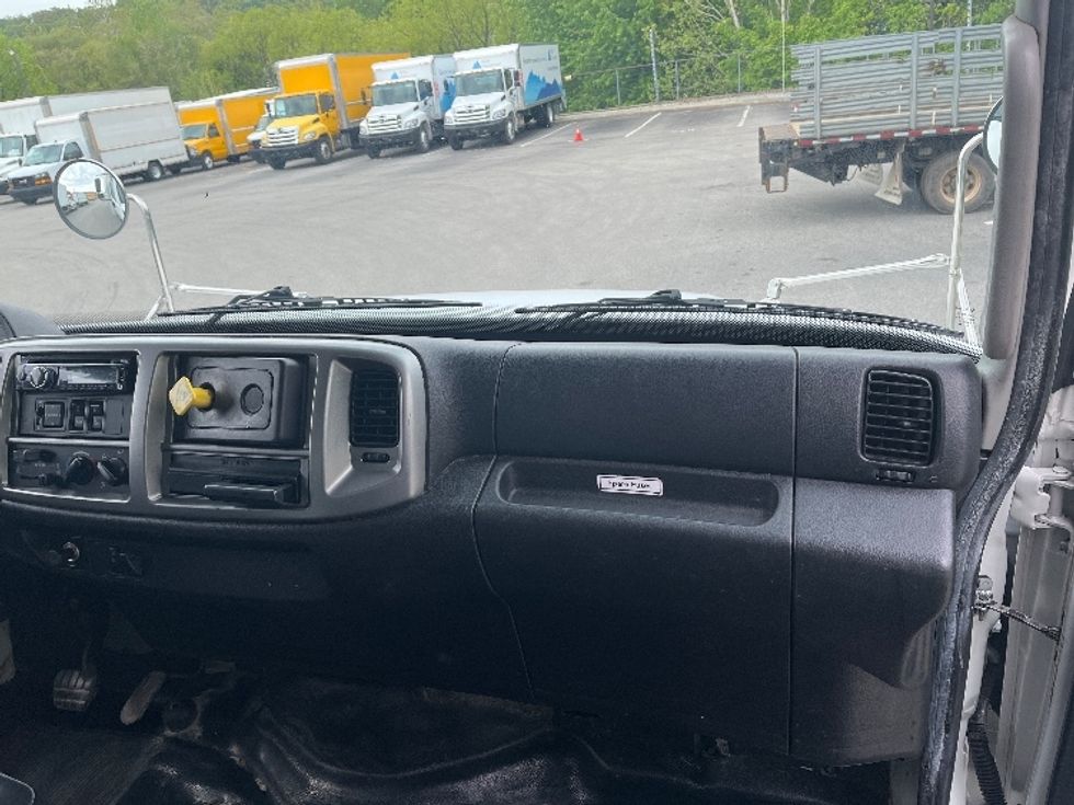 Medium Duty Box Truck-Light and Medium Duty Trucks-Hino-2016-338-King Of Prussia-PA-96,303\n\t\tmiles-$ 43,000 - Image 21