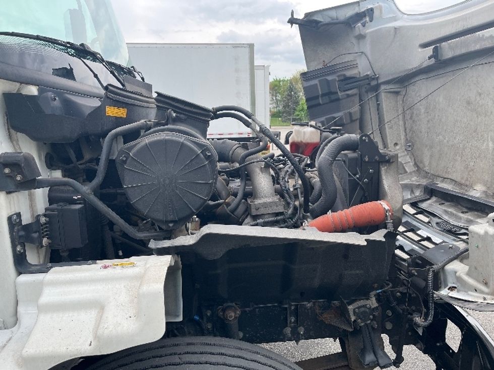 Medium Duty Box Truck-Light and Medium Duty Trucks-Hino-2016-338-King Of Prussia-PA-96,303\n\t\tmiles-$ 43,000 - Image 23