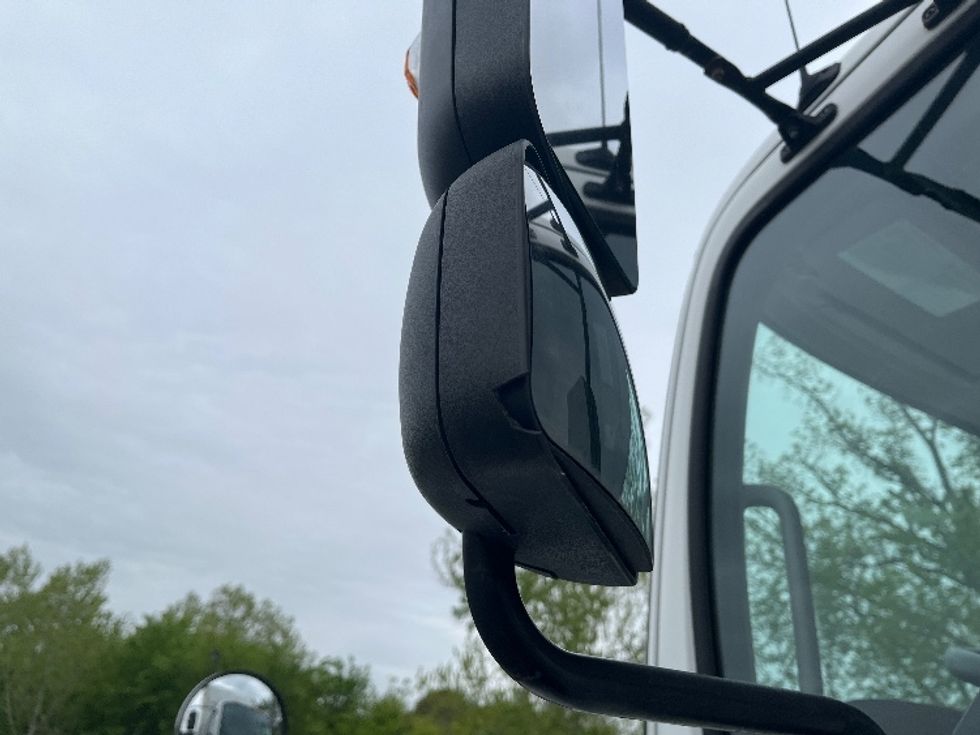 Medium Duty Box Truck-Light and Medium Duty Trucks-Hino-2016-338-King Of Prussia-PA-96,303\n\t\tmiles-$ 43,000 - Image 29