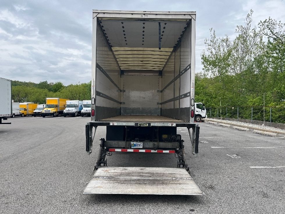 Medium Duty Box Truck-Light and Medium Duty Trucks-Hino-2016-338-King Of Prussia-PA-96,303\n\t\tmiles-$ 43,000 - Image 9