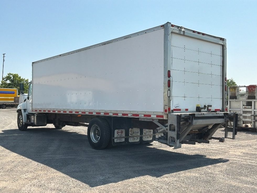 Medium Duty Box Truck-Light and Medium Duty Trucks-Hino-2016-338-Montreal-PQ-484,617\n\t\tkm-$ 15,000 - Image 6