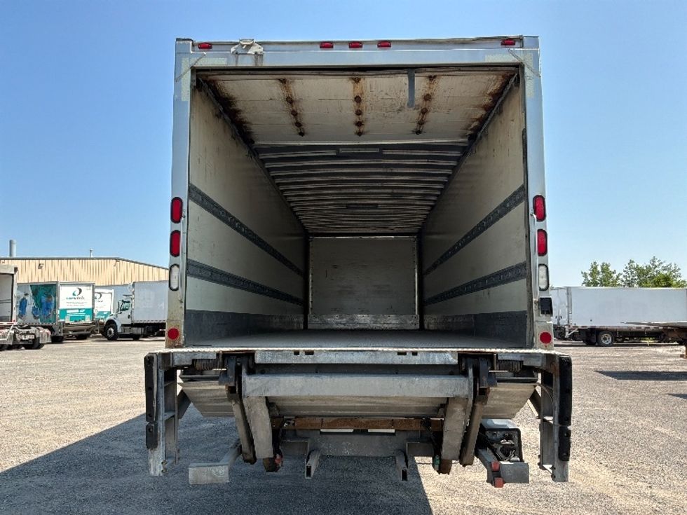 Medium Duty Box Truck-Light and Medium Duty Trucks-Hino-2016-338-Montreal-PQ-484,617\n\t\tkm-$ 15,000 - Image 8