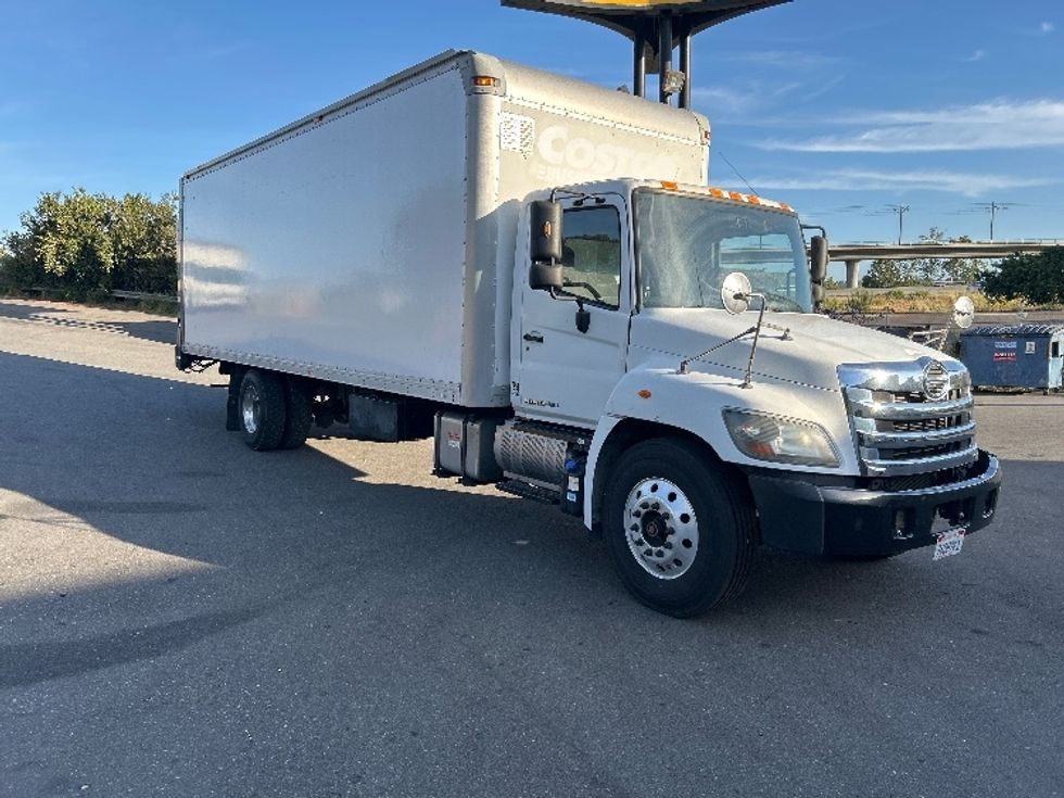 Medium Duty Box Truck-Light and Medium Duty Trucks-Hino-2016-338-San Diego-CA-103,140\n\t\tmiles-$ 45,500 - Image 1