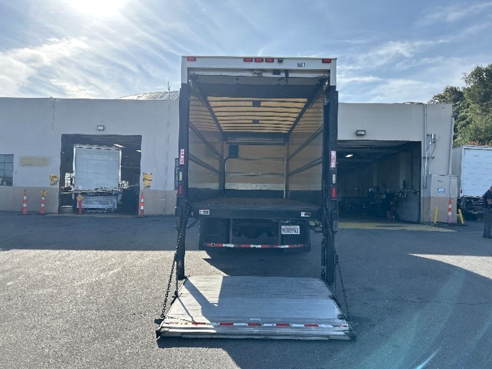 Medium Duty Box Truck-Light and Medium Duty Trucks-Hino-2016-338-San Diego-CA-103,140\n\t\tmiles-$ 45,500 - Image 10