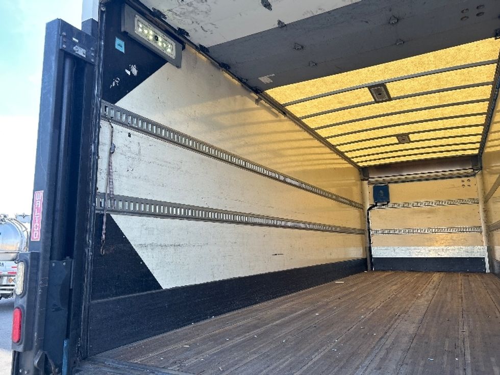 Medium Duty Box Truck-Light and Medium Duty Trucks-Hino-2016-338-San Diego-CA-103,140\n\t\tmiles-$ 45,500 - Image 11