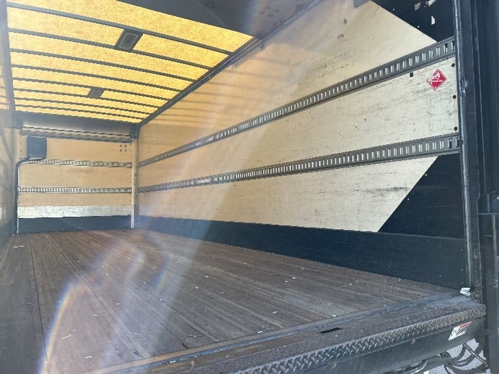 Medium Duty Box Truck-Light and Medium Duty Trucks-Hino-2016-338-San Diego-CA-103,140\n\t\tmiles-$ 45,500 - Image 12