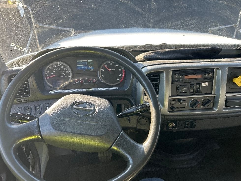 Medium Duty Box Truck-Light and Medium Duty Trucks-Hino-2016-338-San Diego-CA-103,140\n\t\tmiles-$ 45,500 - Image 18