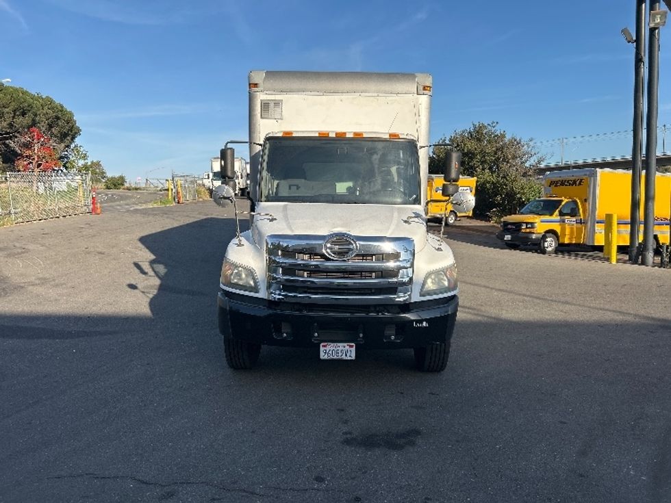 Medium Duty Box Truck-Light and Medium Duty Trucks-Hino-2016-338-San Diego-CA-103,140\n\t\tmiles-$ 45,500 - Image 2