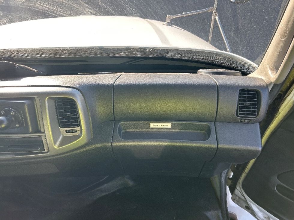 Medium Duty Box Truck-Light and Medium Duty Trucks-Hino-2016-338-San Diego-CA-103,140\n\t\tmiles-$ 45,500 - Image 21