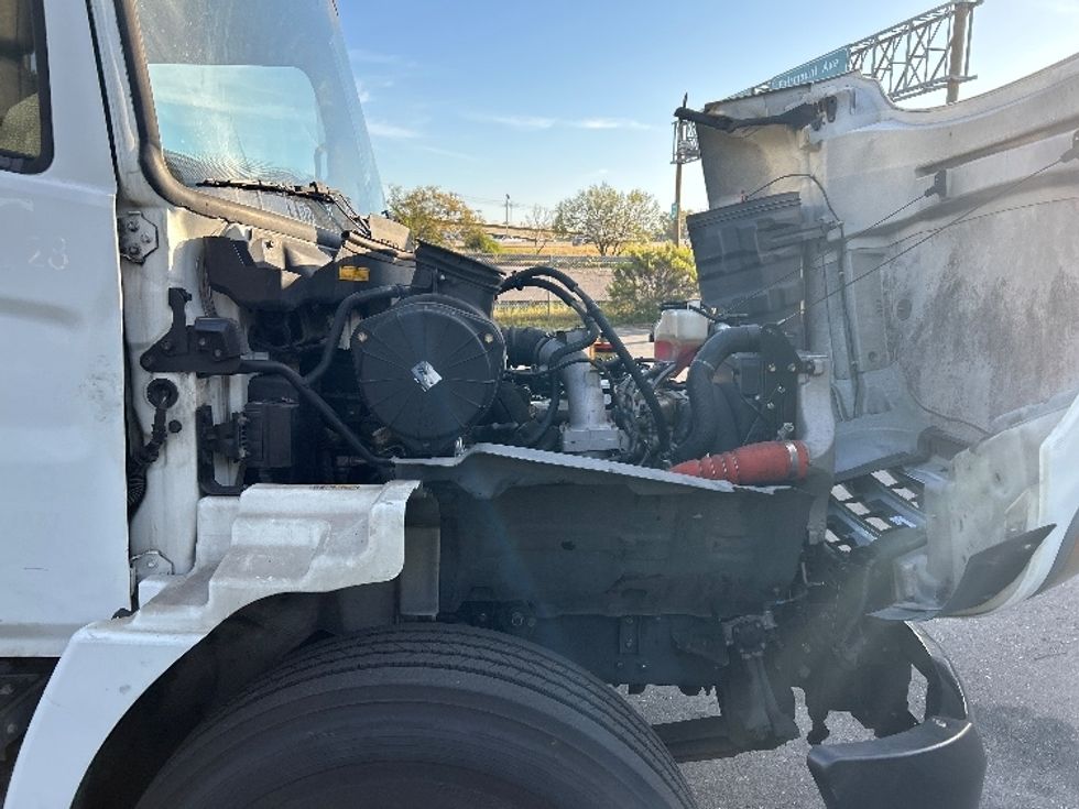 Medium Duty Box Truck-Light and Medium Duty Trucks-Hino-2016-338-San Diego-CA-103,140\n\t\tmiles-$ 45,500 - Image 23