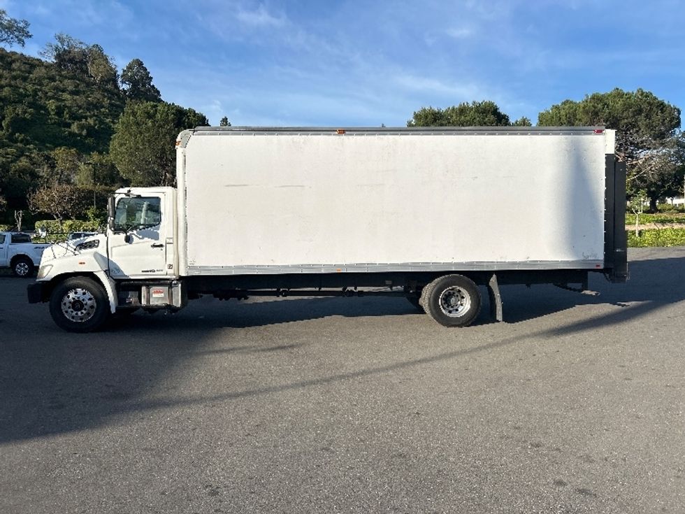 Medium Duty Box Truck-Light and Medium Duty Trucks-Hino-2016-338-San Diego-CA-103,140\n\t\tmiles-$ 45,500 - Image 4