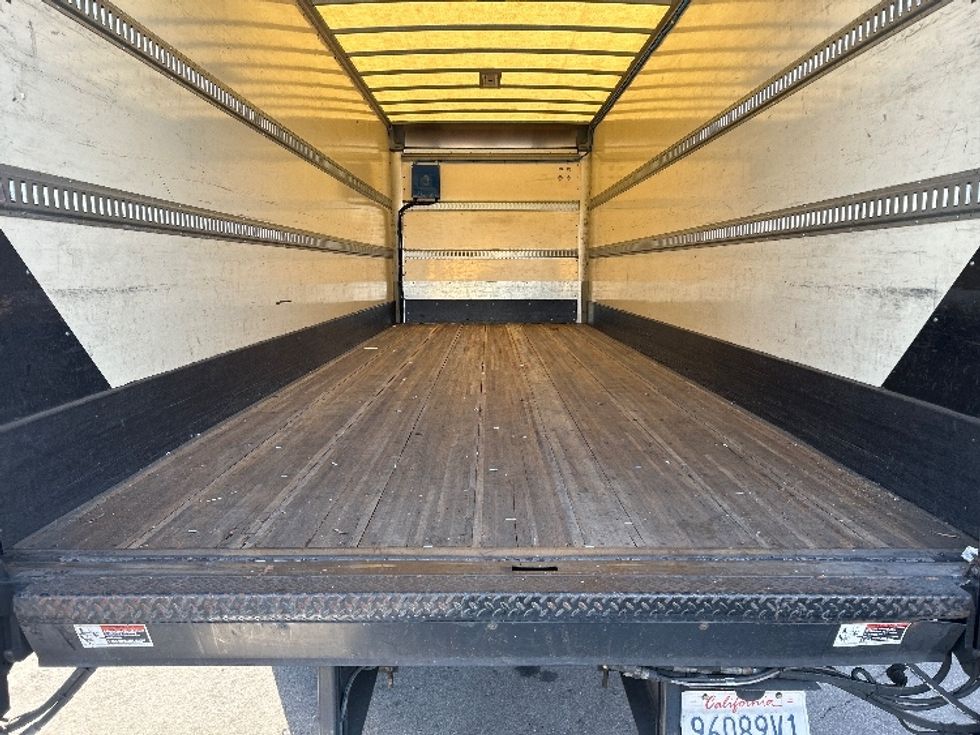 Medium Duty Box Truck-Light and Medium Duty Trucks-Hino-2016-338-San Diego-CA-103,140\n\t\tmiles-$ 45,500 - Image 9