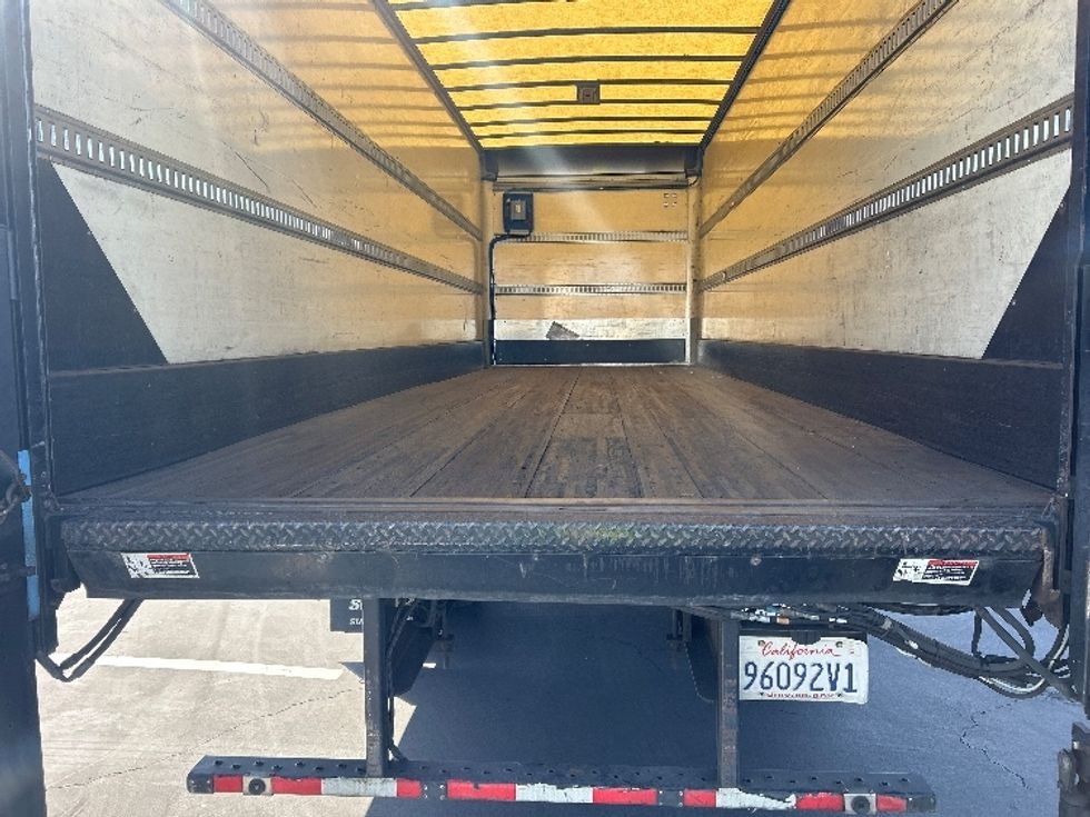 Medium Duty Box Truck-Light and Medium Duty Trucks-Hino-2016-338-Torrance-CA-108,230\n\t\tmiles-$ 45,500 - Image 10