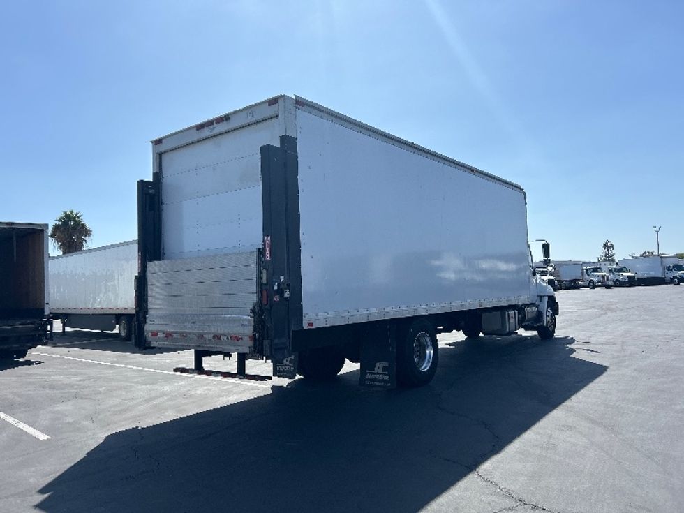 Medium Duty Box Truck-Light and Medium Duty Trucks-Hino-2016-338-Torrance-CA-108,230\n\t\tmiles-$ 45,500 - Image 13
