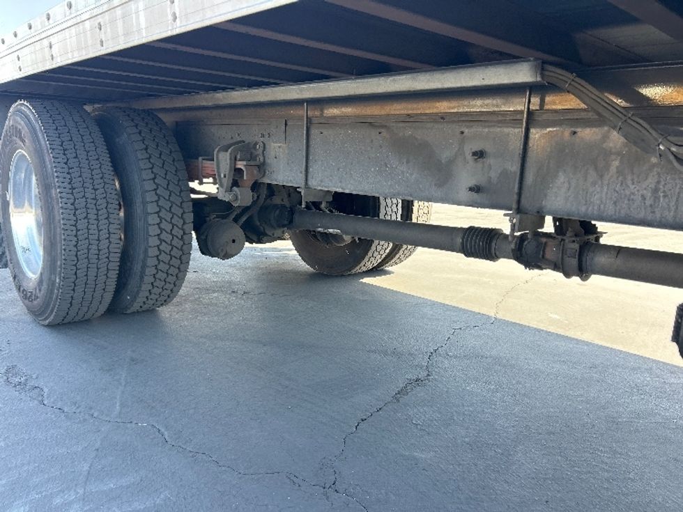 Medium Duty Box Truck-Light and Medium Duty Trucks-Hino-2016-338-Torrance-CA-108,230\n\t\tmiles-$ 45,500 - Image 14