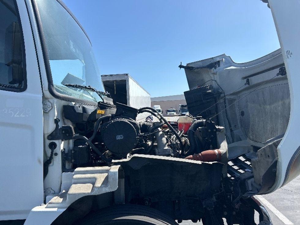 Medium Duty Box Truck-Light and Medium Duty Trucks-Hino-2016-338-Torrance-CA-108,230\n\t\tmiles-$ 45,500 - Image 22