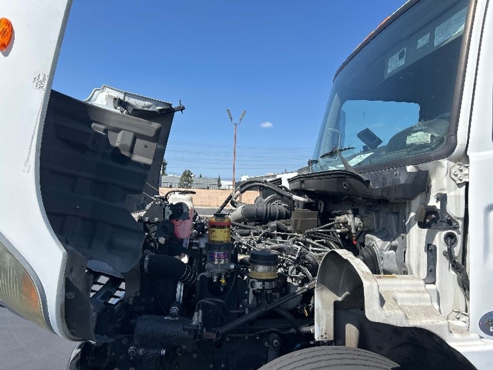 Medium Duty Box Truck-Light and Medium Duty Trucks-Hino-2016-338-Torrance-CA-108,230\n\t\tmiles-$ 45,500 - Image 23