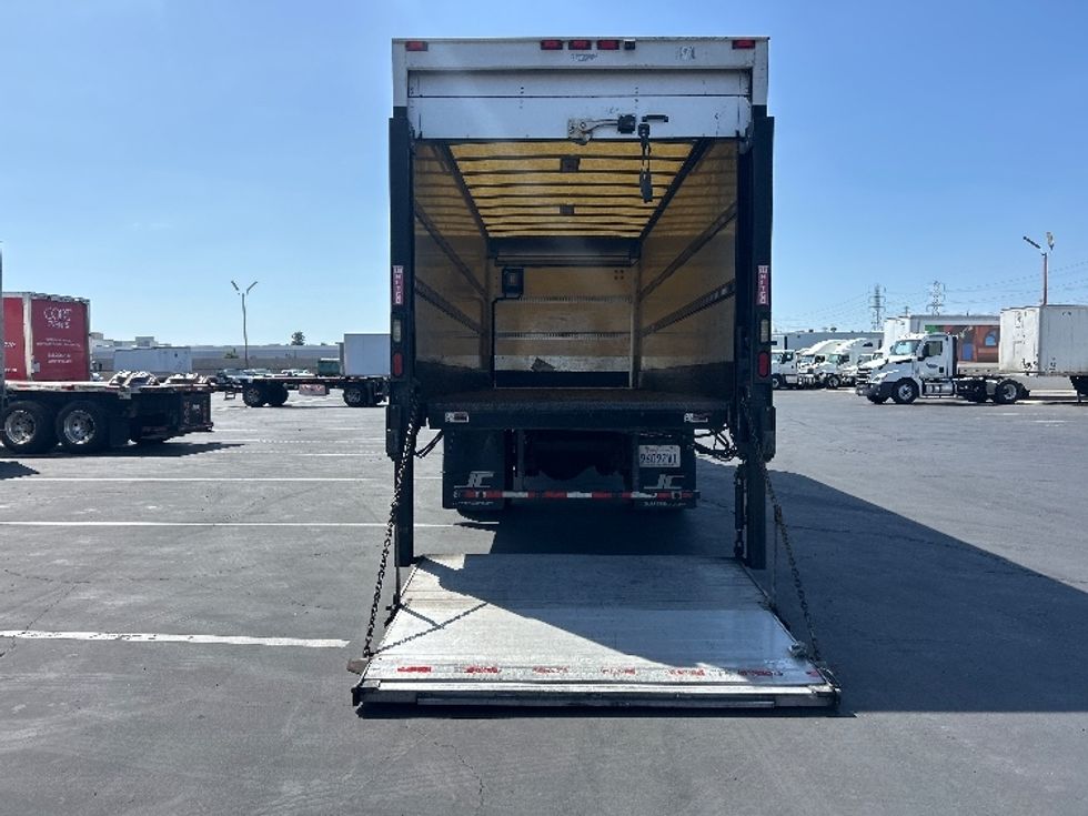 Medium Duty Box Truck-Light and Medium Duty Trucks-Hino-2016-338-Torrance-CA-108,230\n\t\tmiles-$ 45,500 - Image 9