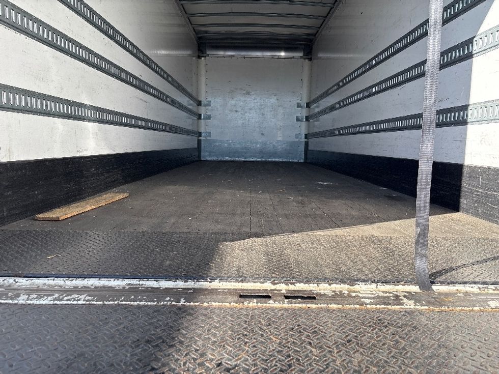 Medium Duty Box Truck-Light and Medium Duty Trucks-Hino-2016-338-Torrance-CA-209,382\n\t\tmiles-$ 31,250 - Image 10