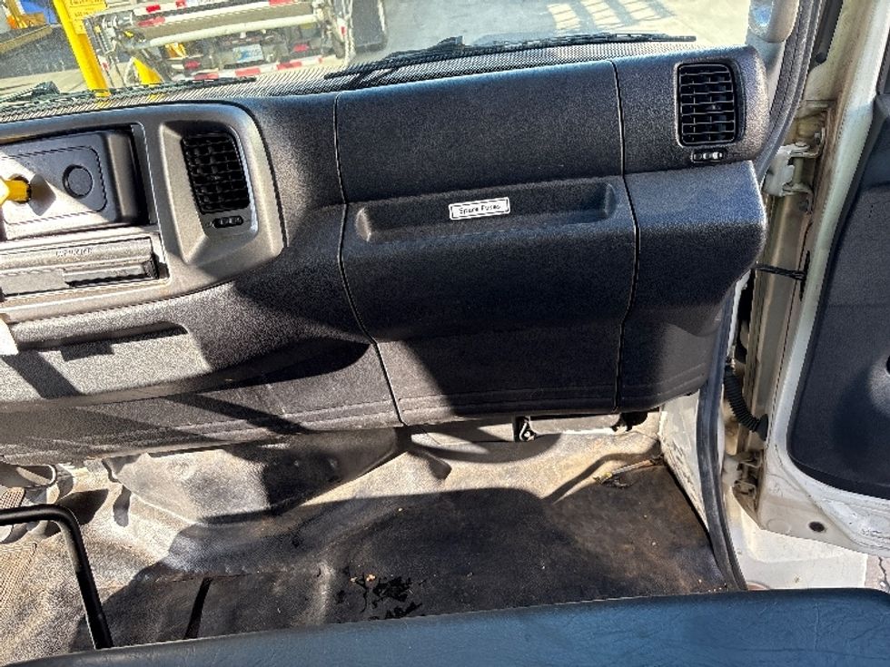 Medium Duty Box Truck-Light and Medium Duty Trucks-Hino-2016-338-Torrance-CA-209,382\n\t\tmiles-$ 31,250 - Image 21