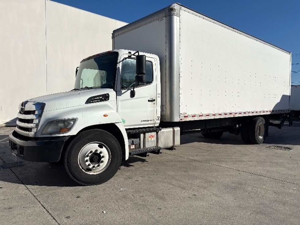 Medium Duty Box Truck-Light and Medium Duty Trucks-Hino-2016-338-Torrance-CA-209,382\n\t\tmiles-$ 31,250 - Image 3